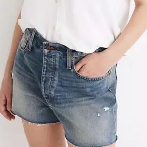 Madewell High Waisted Distressed Cutoff Denim Dad jean Short . Sz. 26